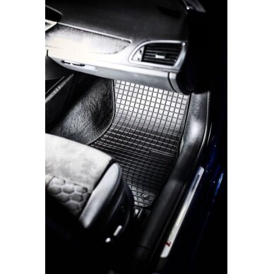 Guminiai kilimėliai Renault Kangoo 1997-2008 2 Guminiai kilimėliai Renault Kangoo 1997-2008 2