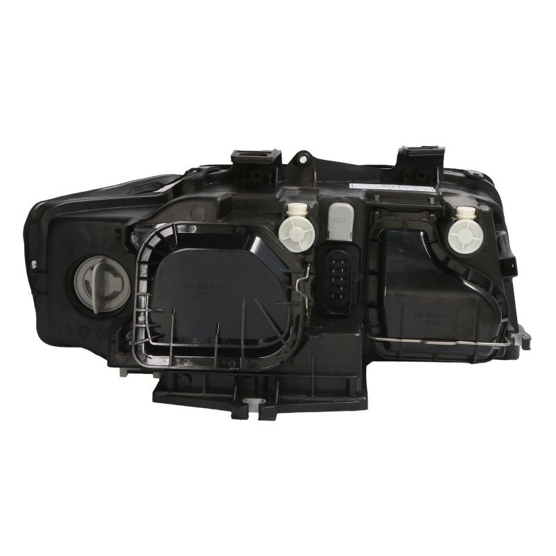 Priekinis žibintas TYC Audi A4 B6 2000-2004 1 Priekinis žibintas TYC Audi A4 B6 2000-2004 1