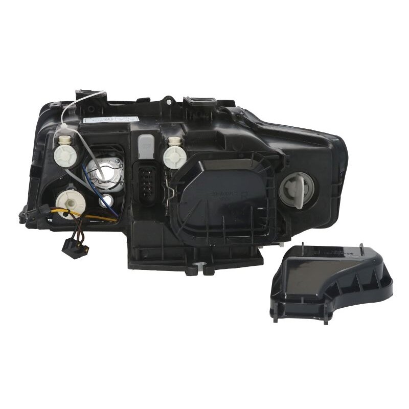 Priekinis žibintas TYC Audi A4 B6 2000-2004 1 Priekinis žibintas TYC Audi A4 B6 2000-2004 1